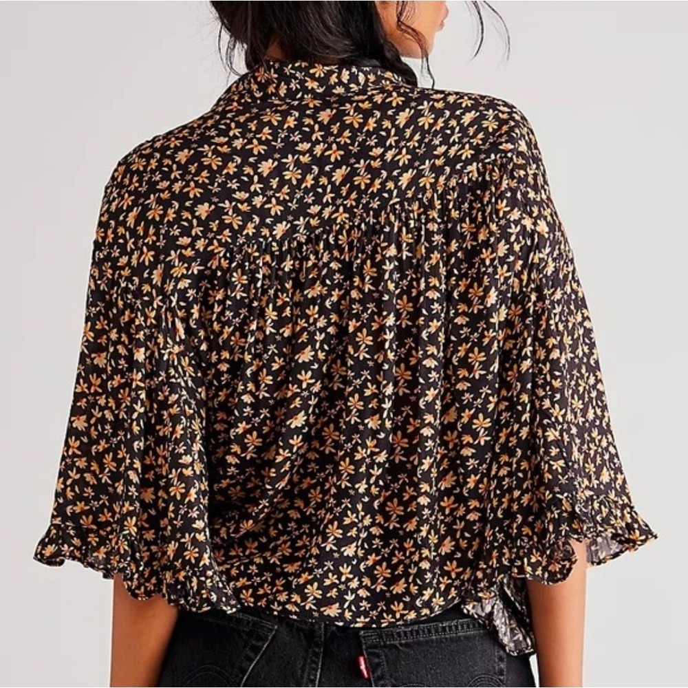 Free People Calisto printed boho blouse in a blackbird combo floral pattern. S - Picture 2 of 6